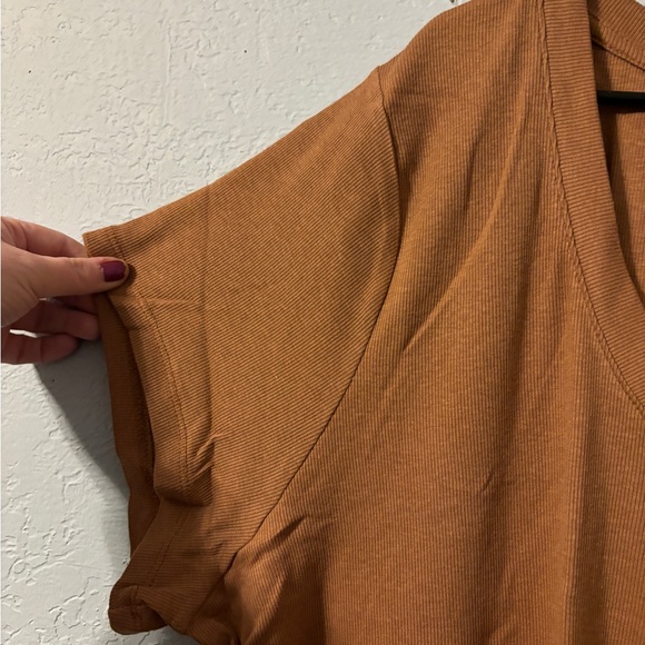 Nwt brown ribbed scoop neck tee 4x - Picture 5 of 6